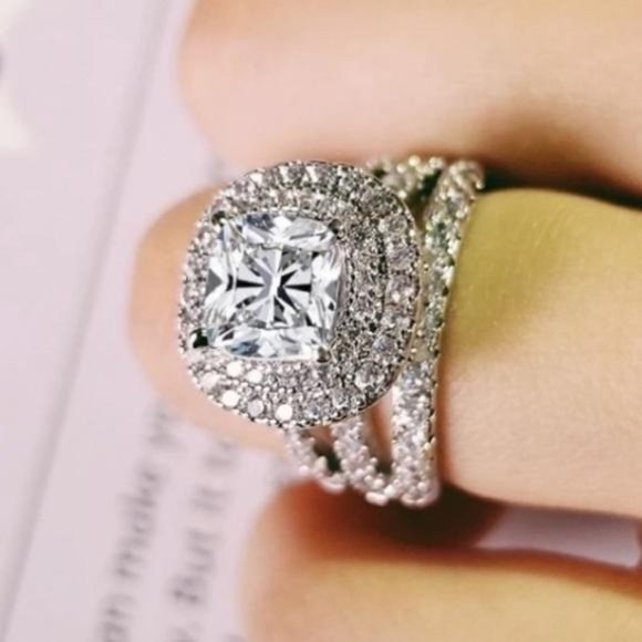 NEW 925 STERLING SILVER  CUSHION RING, CUTE RING, SHINY RING. - Picture 2 of 6